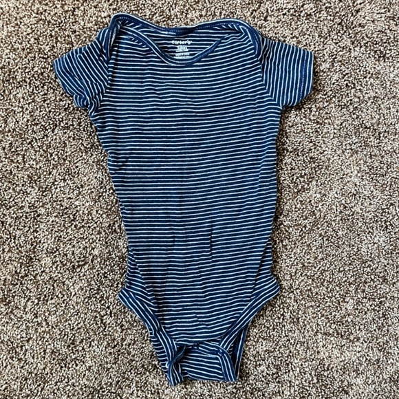 8-Piece Bundle: 7 Short-Sleeved Onesies, 1 T-shirt, Size 18 Months, Carter’s etc - Picture 5 of 10